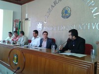 Legislativo confere Diploma de Honra ao Mérito a farmacêutico do município