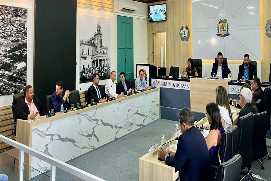 Desafios da rede municipal de ensino é tema da Tribuna Livre