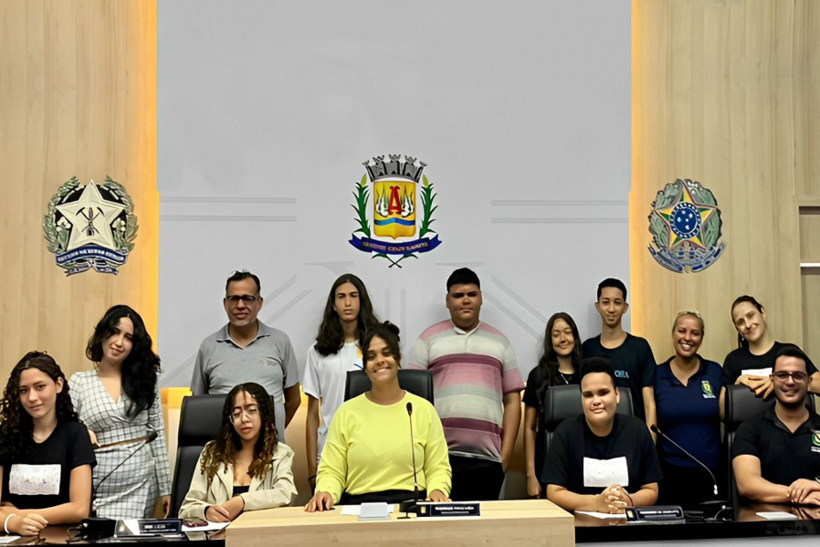 Câmara Jovem realiza primeira sessão do ano