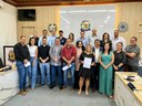 Vereadores aprovam o piso salarial para os professores da rede pública municipal Vereadores aprovam o piso salarial para os professores da rede pública municipal