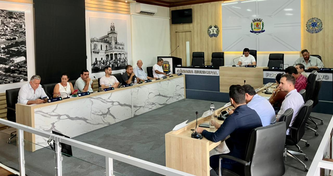 Vereadores se reúnem em sessão extraordinária