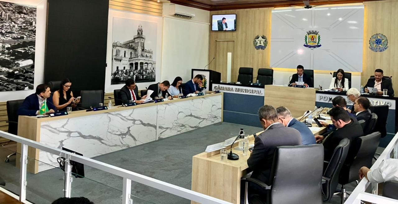 Legislativo aprova projeto de combate à evasão escolar