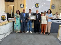 Legislativo entrega honraria