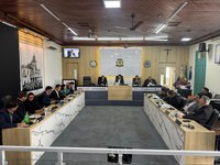 Vereadores realizam mais uma reunião 