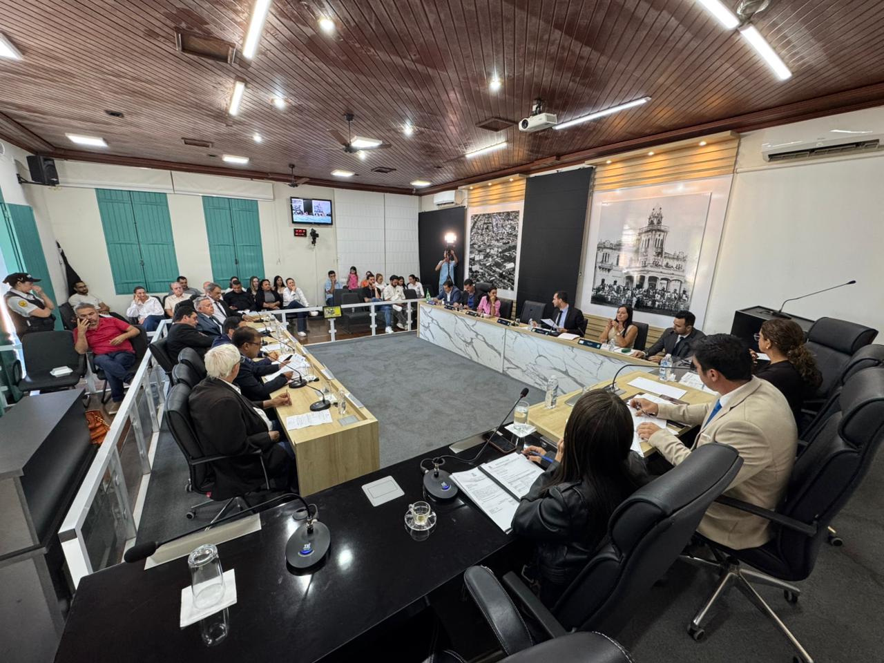 Vereadores realizam primeira reunião de maio